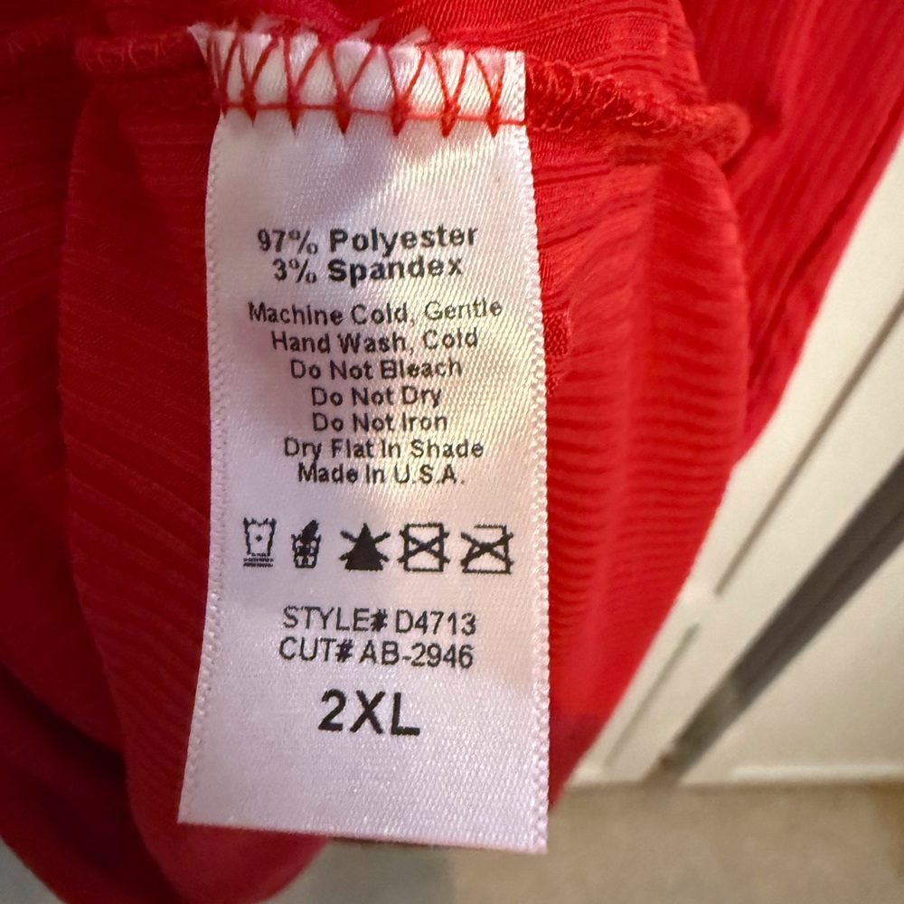 Classic Red V-Neck Ribbed Dress - Picture 4 of 4